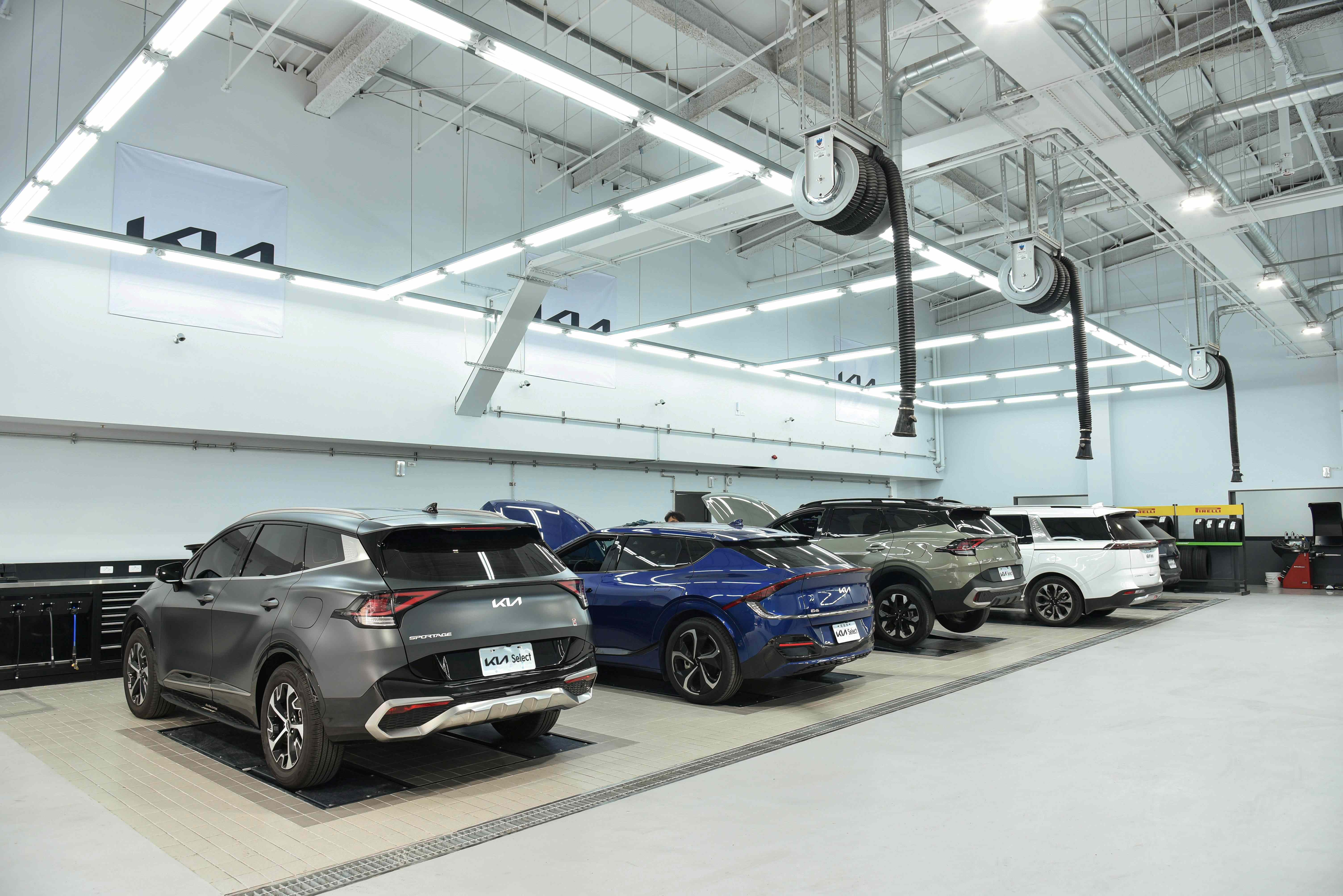 5. 「第六年六大系統延長保固」方案除適用於Kia新車外，Kia Select原廠精選中古車亦享有此方案，讓每一位車主都能享有尊榮擁車體驗。